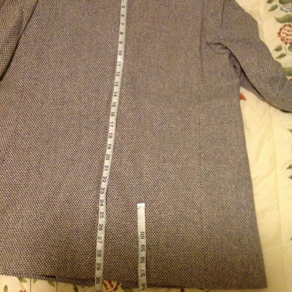 Women's Jacket - Picture 8 of 10